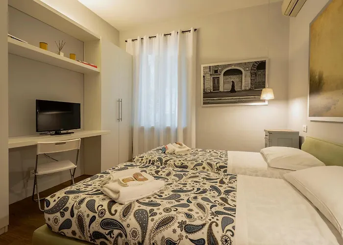 Fotofever Apt, Two Bedrooms With Air Conditioned In Elegant Shopping Area, Close To Vatican City